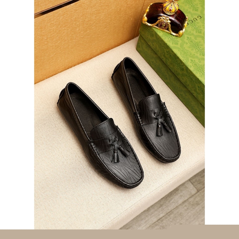 G*u*i leather shoes